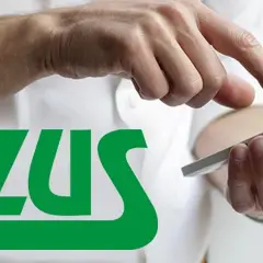 Dłonie trzymające smartfon na tle logo ZUS. Temat: umowa zlecenie a ciąża.