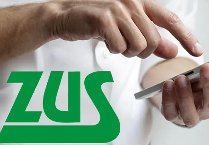 Dłonie trzymające smartfon na tle logo ZUS. Temat: umowa zlecenie a ciąża.